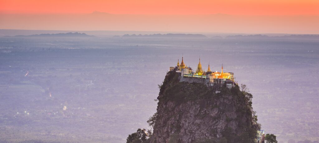 Bild på Mt Popa i Burma