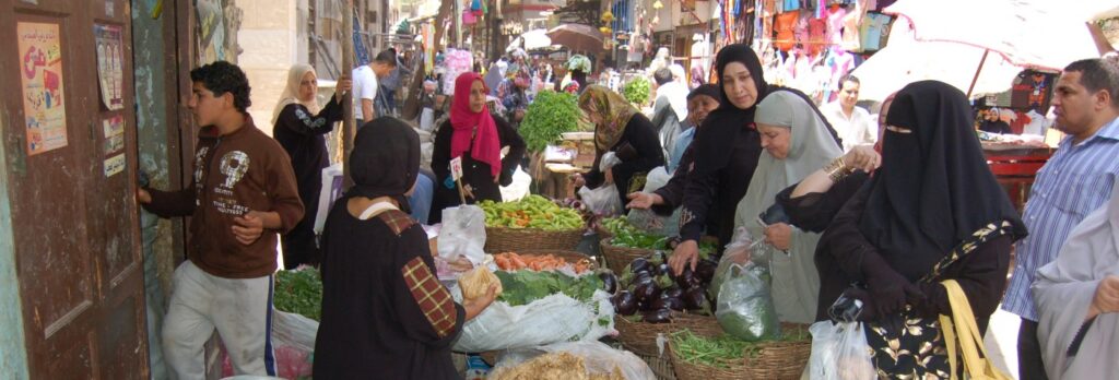 En bild på kvinnor på en marknad i Kairo