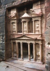 En bild på Petra i Jordanien